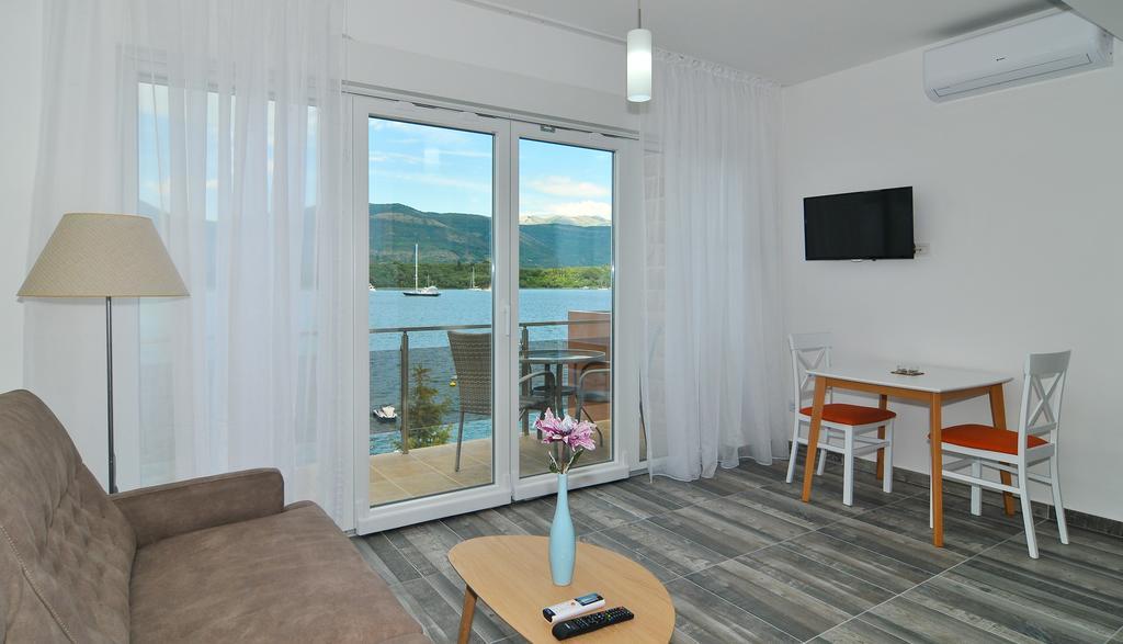 Apartments Edera 티바트 외부 사진